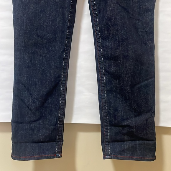 TRUE RELIGION WLHJ58FE2 Americana Chain Dark Rinse Capri Jeans $209 EUC 28 - Picture 4 of 13